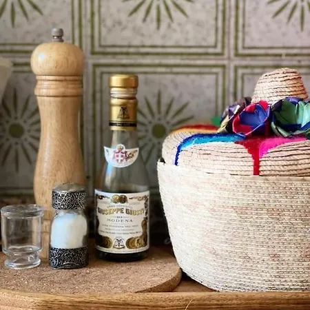 Cosy And Stylish In A Lively Area Of Apartamento