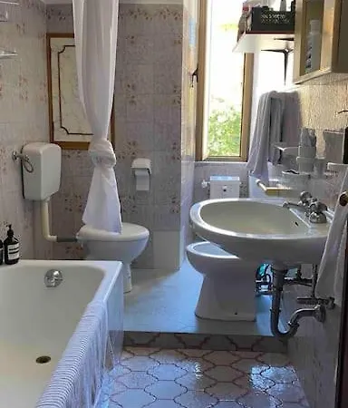 Appartamento Cosy And Stylish In A Lively Area Of