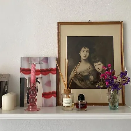 Cosy And Stylish In A Lively Area Of Roma