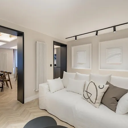 Cosy And Stylish In A Lively Area Of דירה *