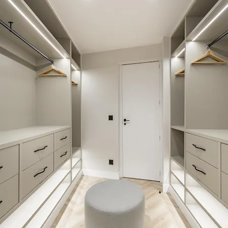 דירה Cosy And Stylish In A Lively Area Of *
