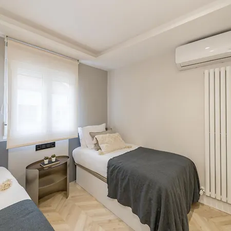 Cosy And Stylish In A Lively Area Of
