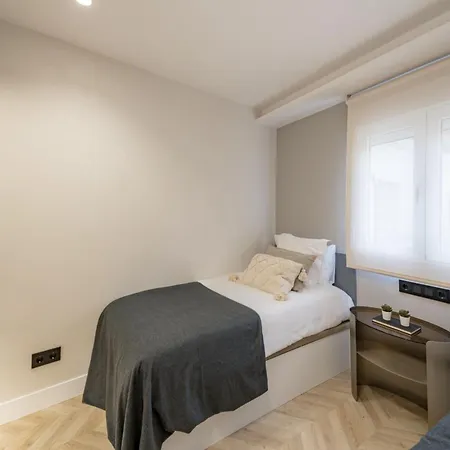 דירה Cosy And Stylish In A Lively Area Of *