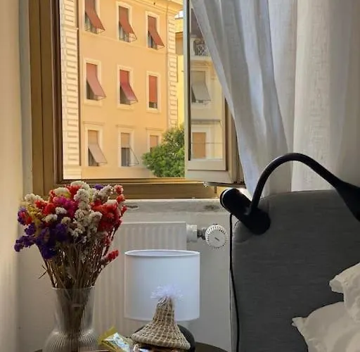 Cosy And Stylish In A Lively Area Of Apartment Rome